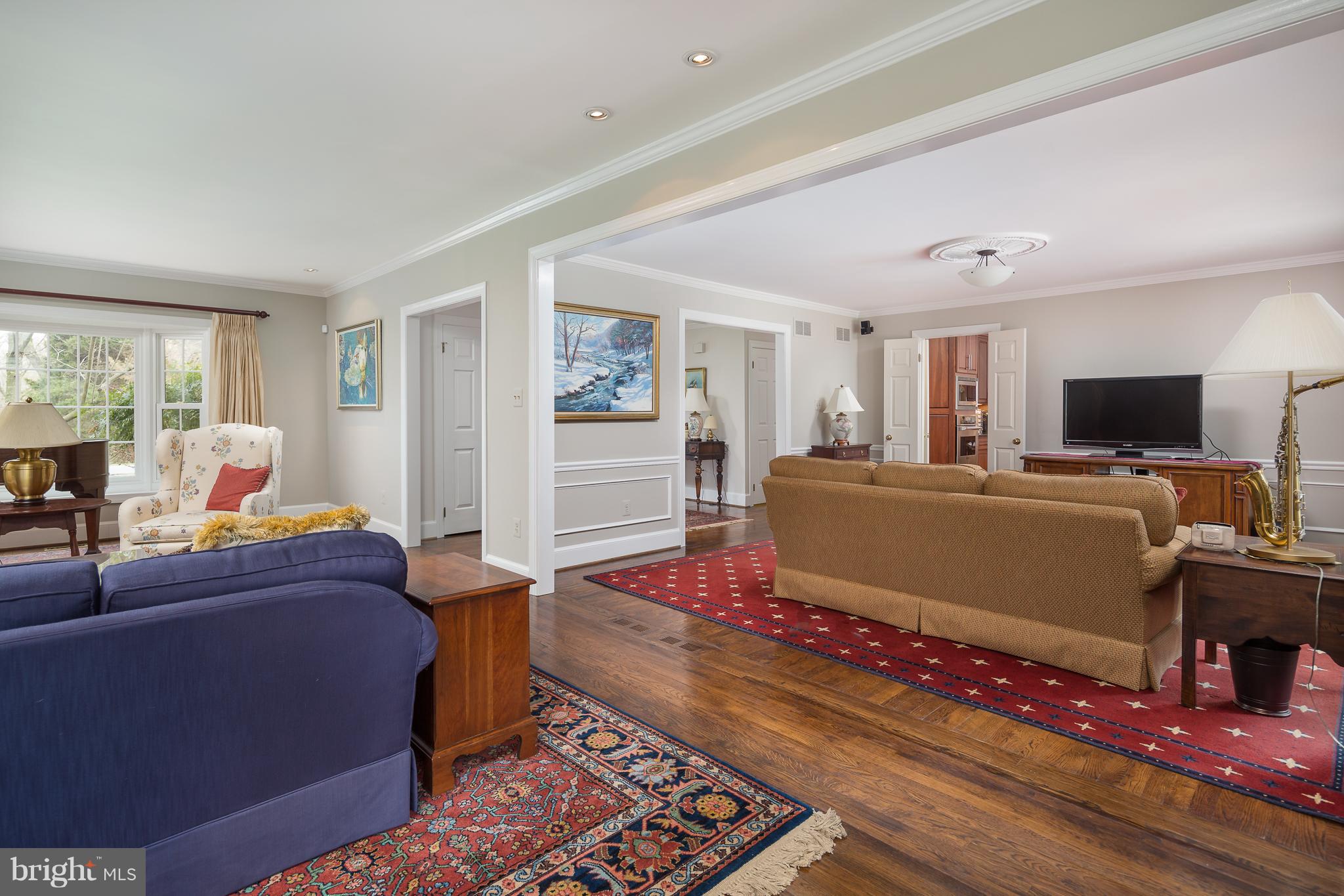 7010 Holyrood Drive McLean, VA 22101 - Photo 9 of 30 Multi-purpose Room off Kitchen/Living Room