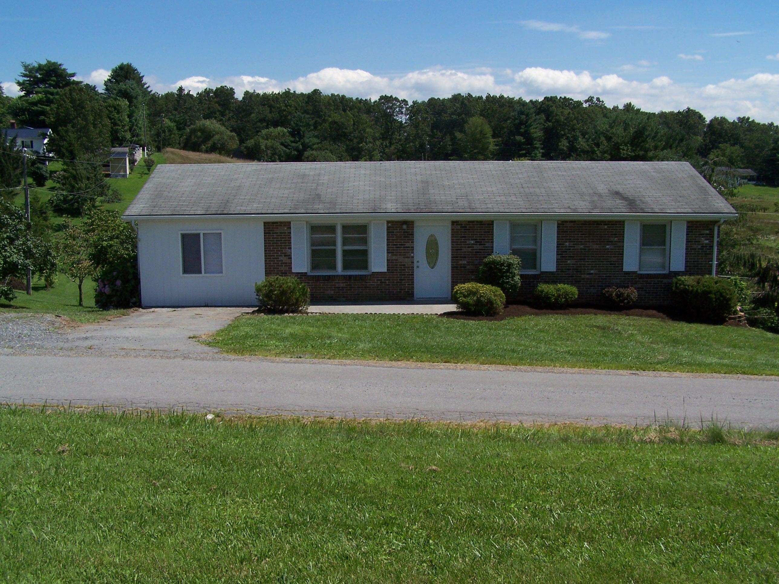 8 Boggs Road Alderson, WV 24910 - Photo 2 of 13 Gallery Image 2