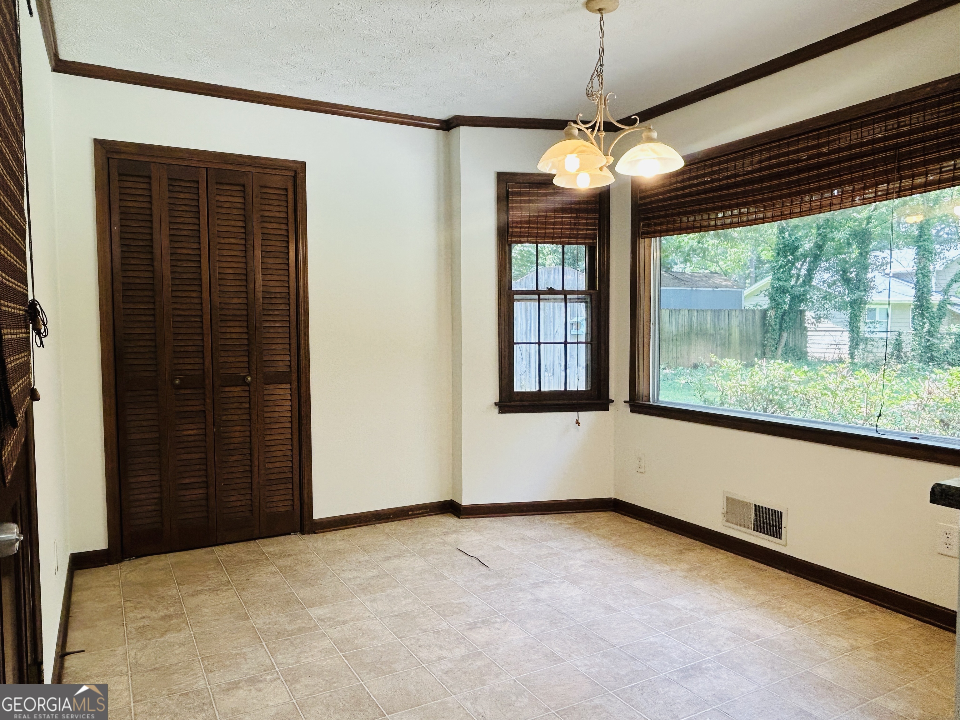5433 Wydella Road Southwest Lilburn, GA 30047 - Photo 16 of 34 Gallery Image 16