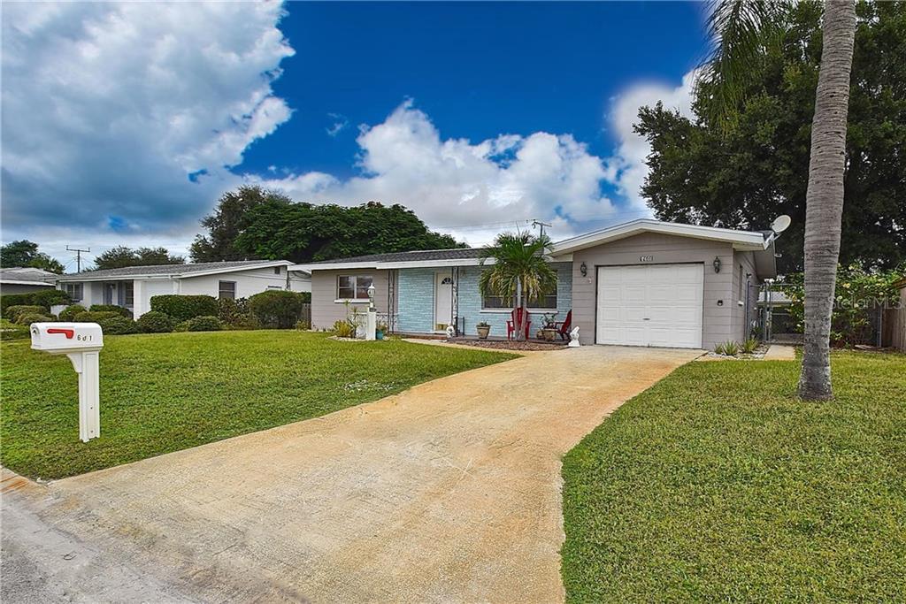 Front of Home | 601 Oxford Dr | Venice, FL | 34293