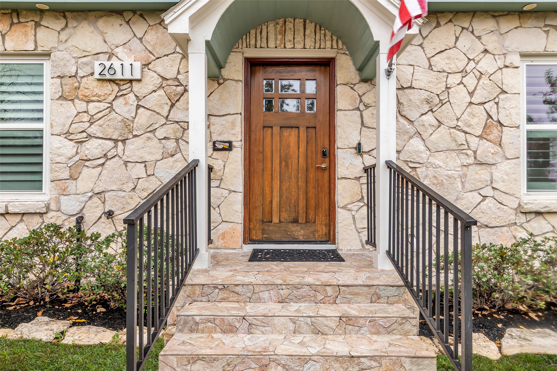 2611 Ruth Street Houston, TX 77004 - Photo 49 of 50 Once you enter the home, the open floorplan greets you, providing a welcoming space for everyday living and entertaining.