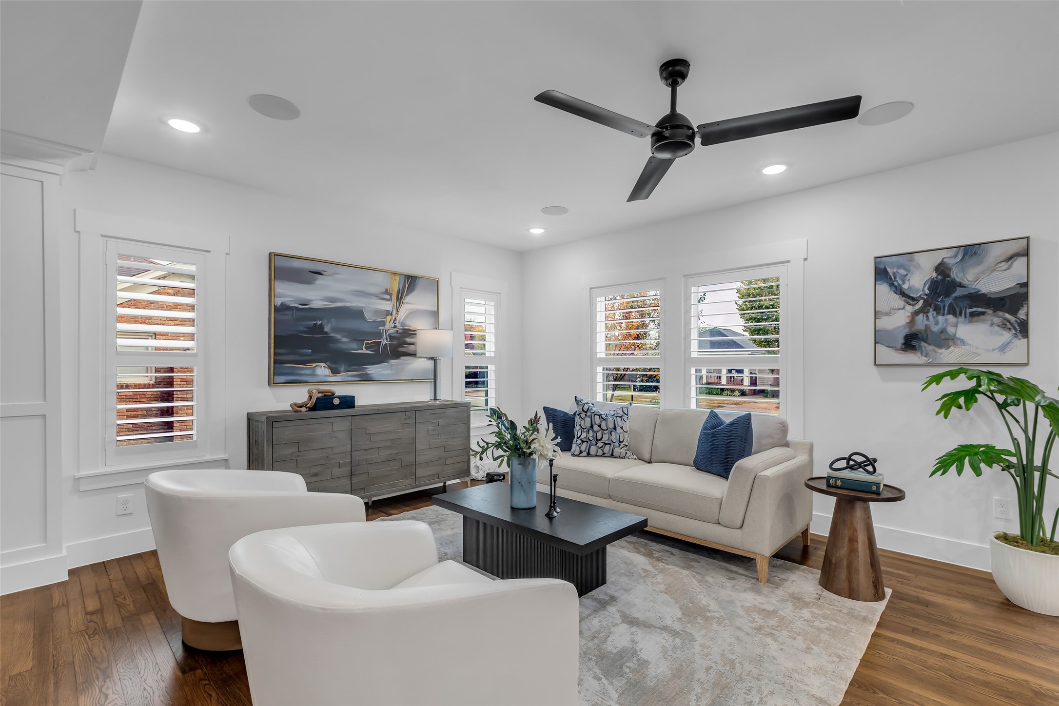 2611 Ruth Street Houston, TX 77004 - Photo 3 of 50 The layout flows comfortably, with natural light enhancing the room and creating an inviting atmosphere.