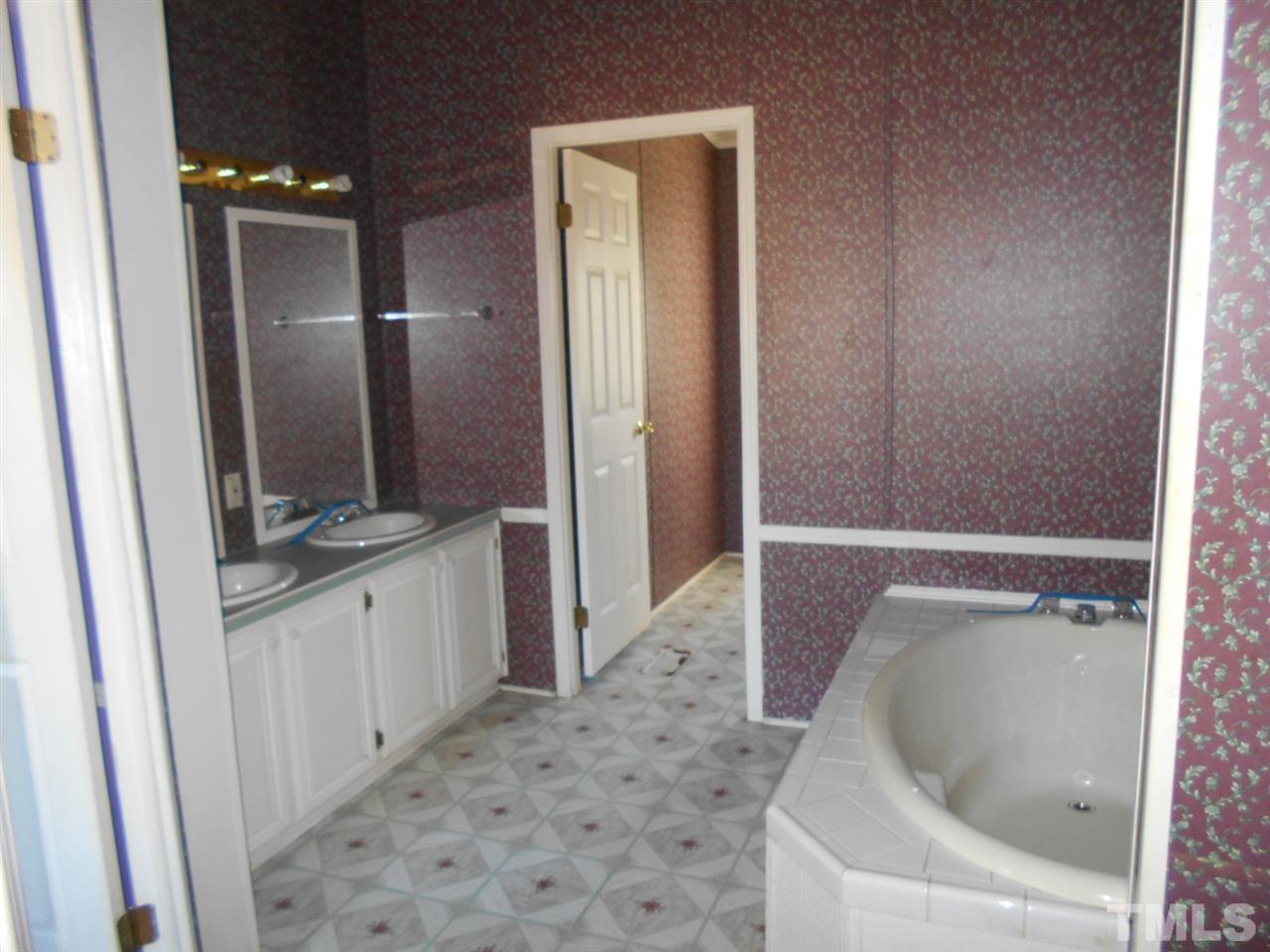 7121 Raymon Road Graham, NC 27253 - Photo 9 of 12 Gallery Image 9