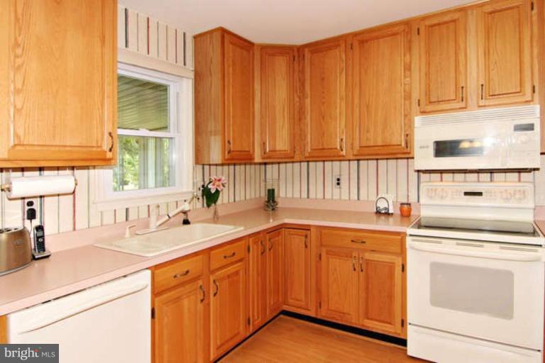 8404 Holly Street Laurel, MD 20707 - Photo 4 of 15 Kitchen #2