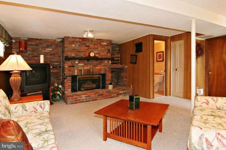 8404 Holly Street Laurel, MD 20707 - Photo 9 of 15 Family Room #2