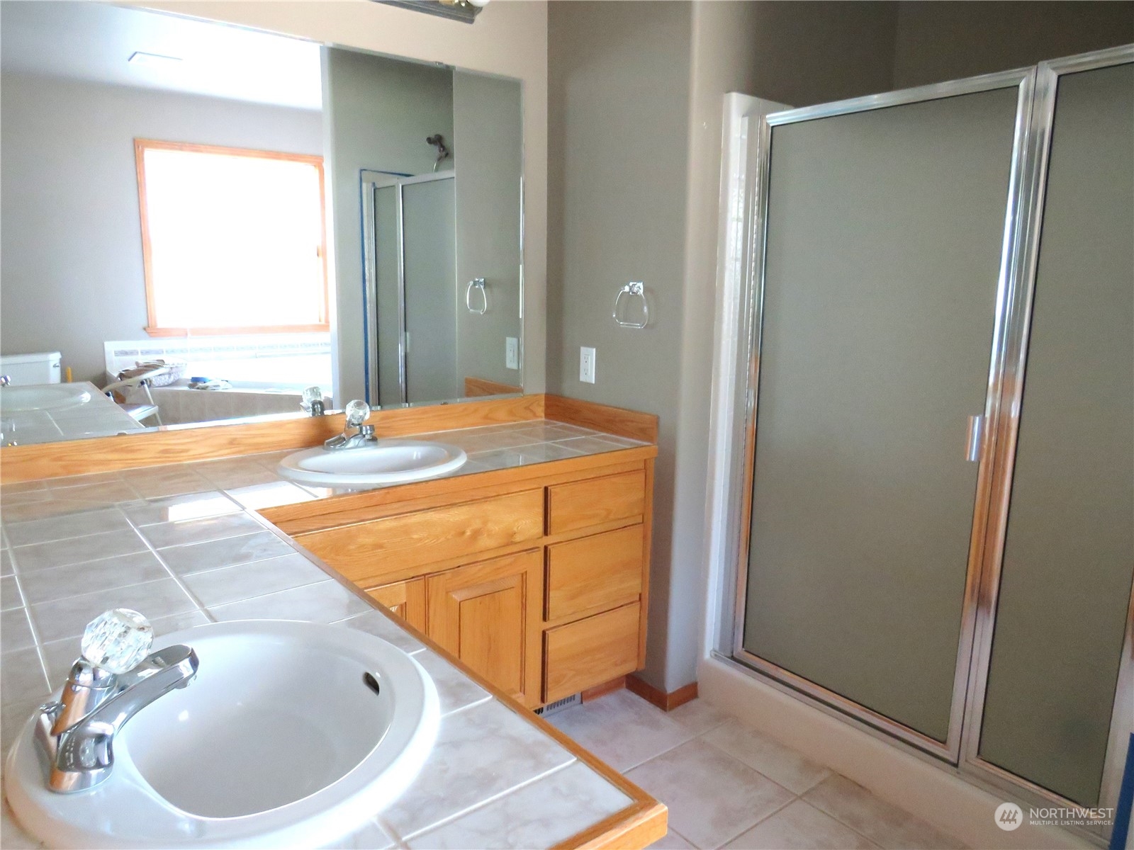 8625 Myrtle Road Northwest Stanwood, WA 98292 - Photo 17 of 23 a spacious bathroom with a tub and shower