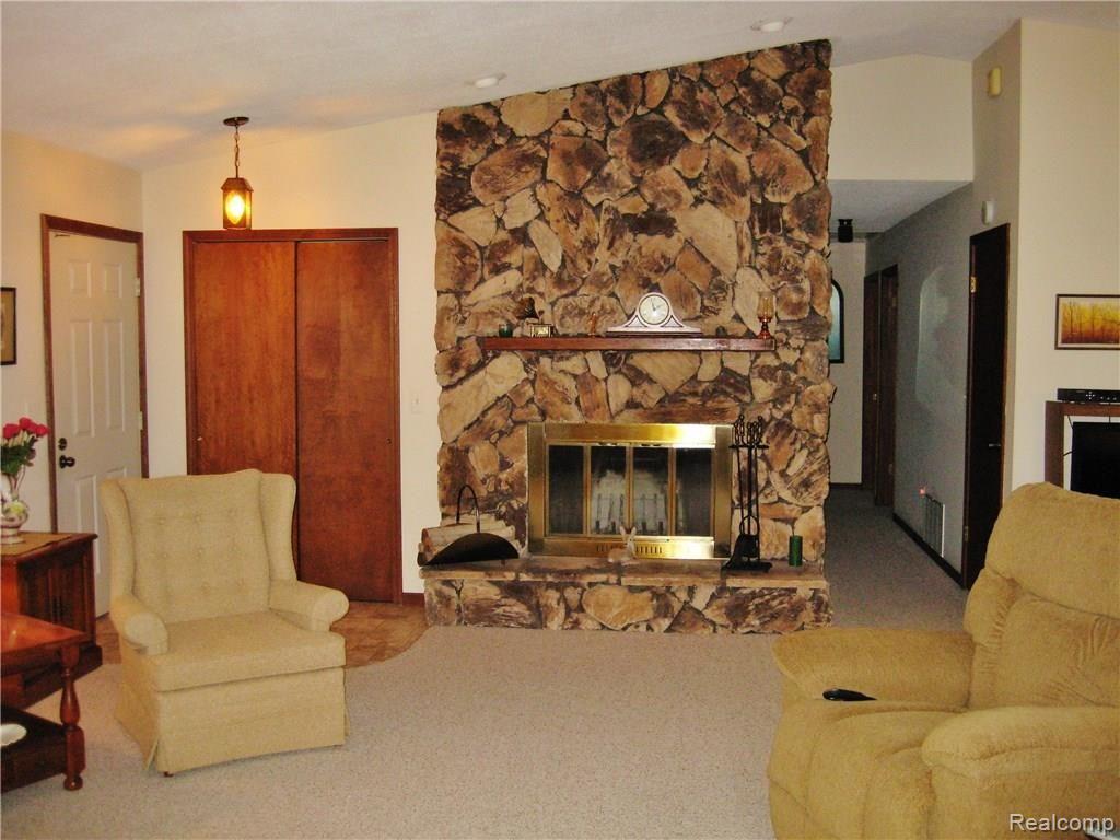 3783 Brighton Road Howell, MI 48843 - Photo 5 of 28