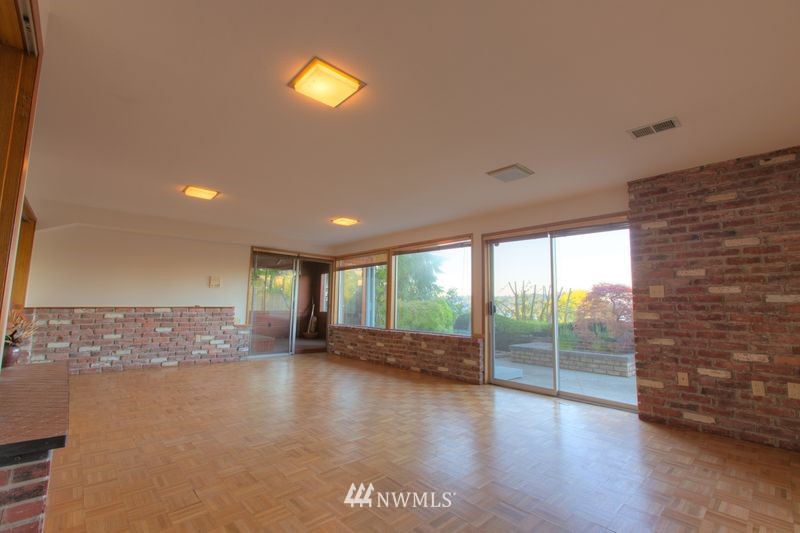 6922 South Rustic Road Seattle, WA 98178 - Photo 11 of 15 Gallery Image 11