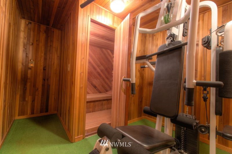 6922 South Rustic Road Seattle, WA 98178 - Photo 13 of 15 Gallery Image 13