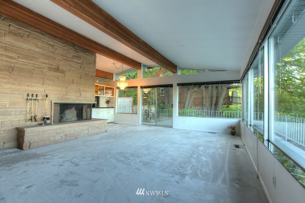 6922 South Rustic Road Seattle, WA 98178 - Photo 3 of 15 Gallery Image 3