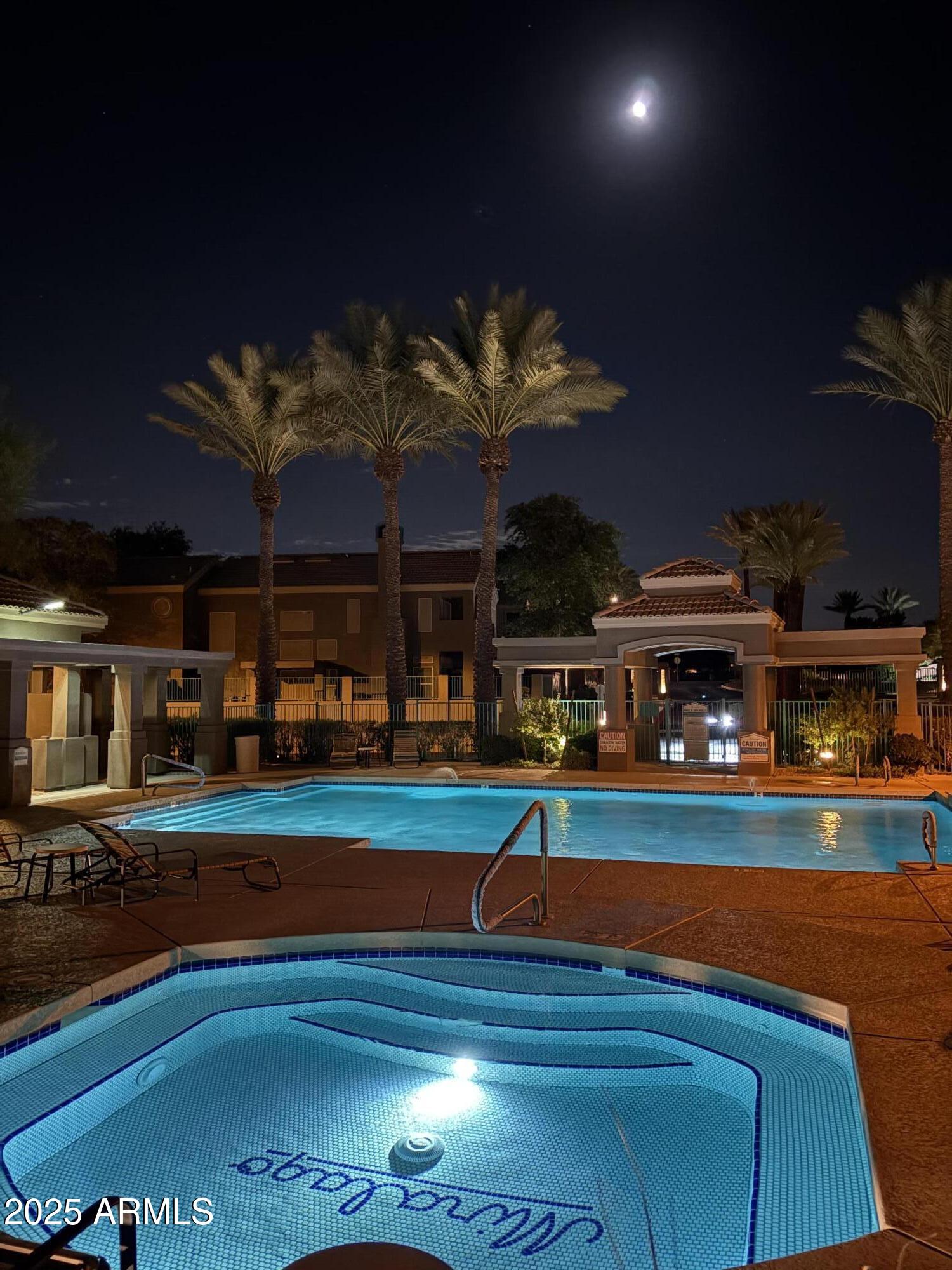 1139 East Frye Road Phoenix, AZ 85048 - Photo 17 of 17 a view of a big room with a big yard