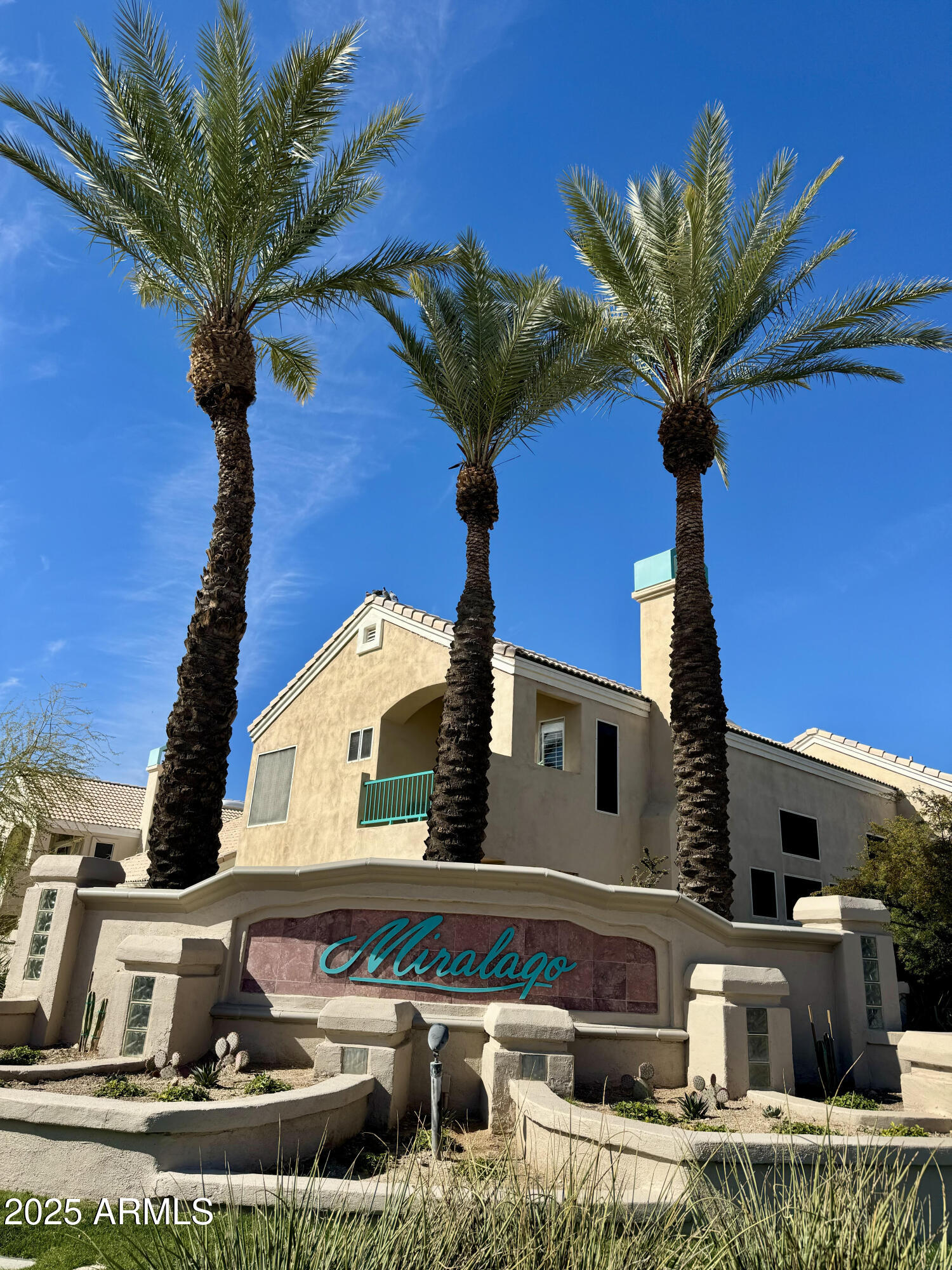 1139 East Frye Road Phoenix, AZ 85048 - Photo 2 of 17 a front view of a house with a fountain
