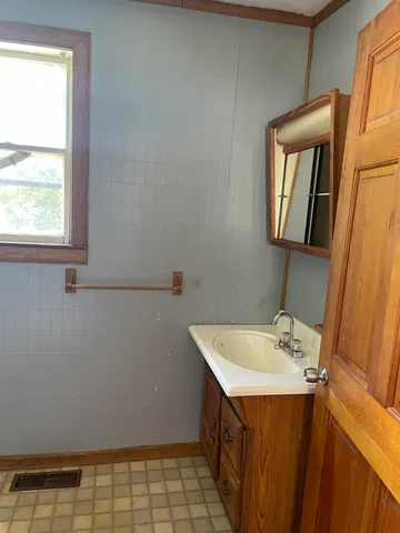 $325,000 | 14 River Road, Brentwood, NH 03833