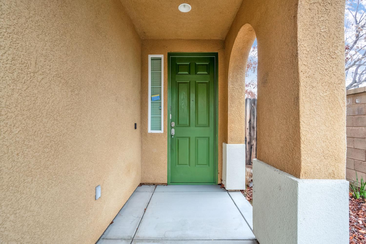 1503 North Reunion Way Clovis, CA 93619 - Photo 11 of 25 view of a bathroom with a tub and shower