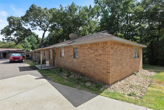 $1,400 | 8716 Club House Drive, Unit 6, Willis, TX 77378