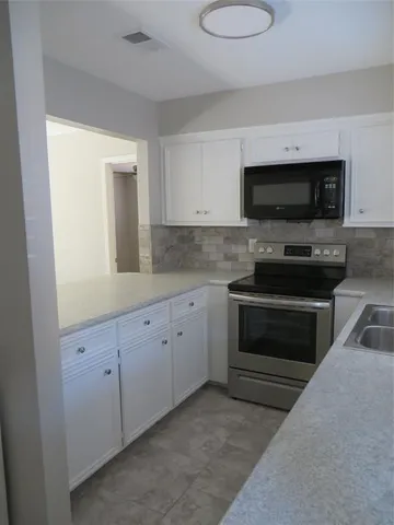 $1,400 | 8716 Club House Drive, Unit 6, Willis, TX 77378