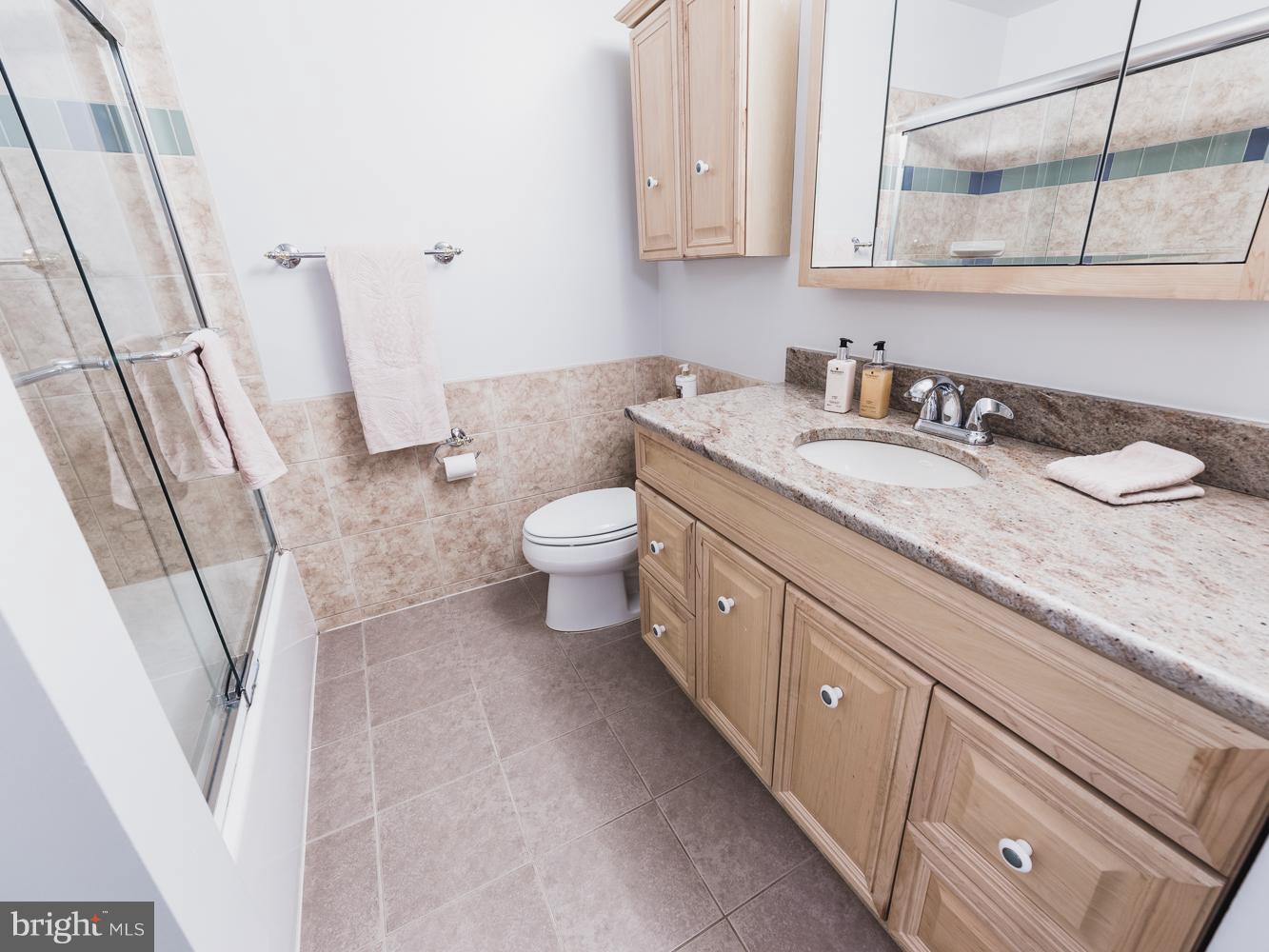 11515 Underoak Court Reston, VA 20191 - Photo 22 of 29 Bath