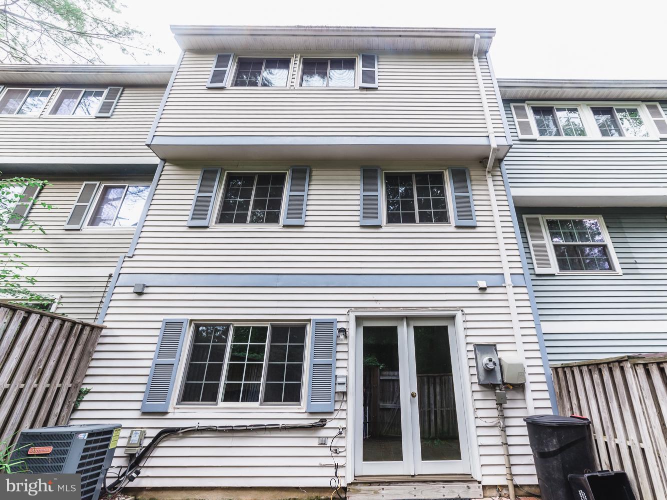 11515 Underoak Court Reston, VA 20191 - Photo 29 of 29 Exterior (Rear)