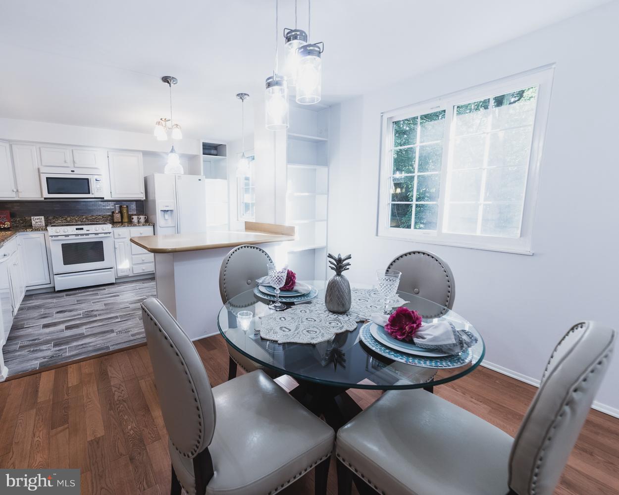 11515 Underoak Court Reston, VA 20191 - Photo 8 of 29 Kitchen