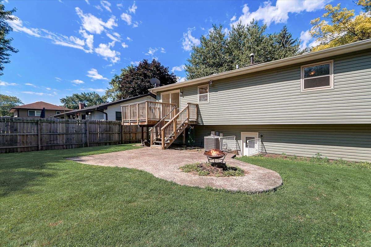 S041 Page Street Winfield, IL 60190 - Photo 28 of 32 a house view with a garden space