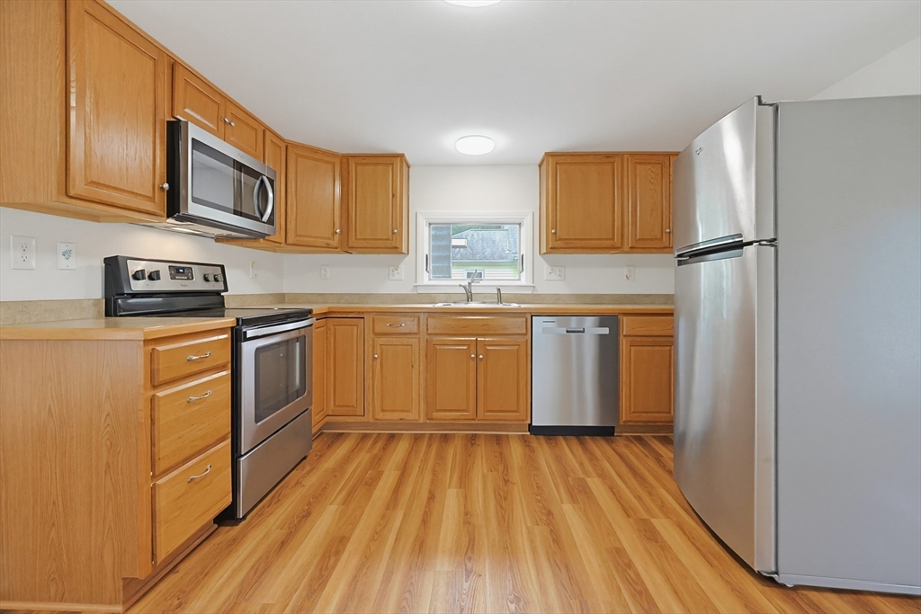 17 Church Court, Unit 2 Ashland, MA 01721 - Photo 7 of 30