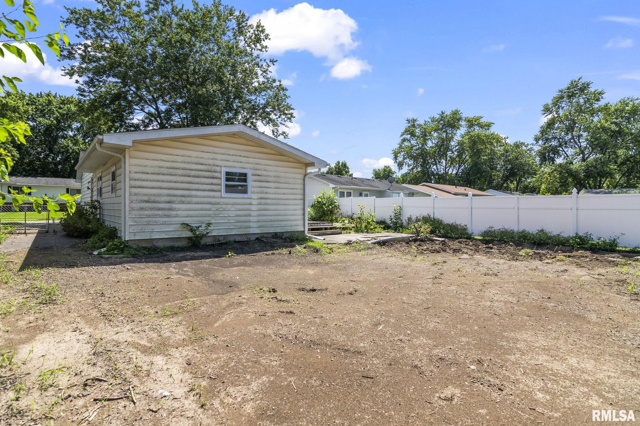 2505 East Griffiths Avenue Springfield, IL 62702 - Photo 31 of 33 Gallery Image 31