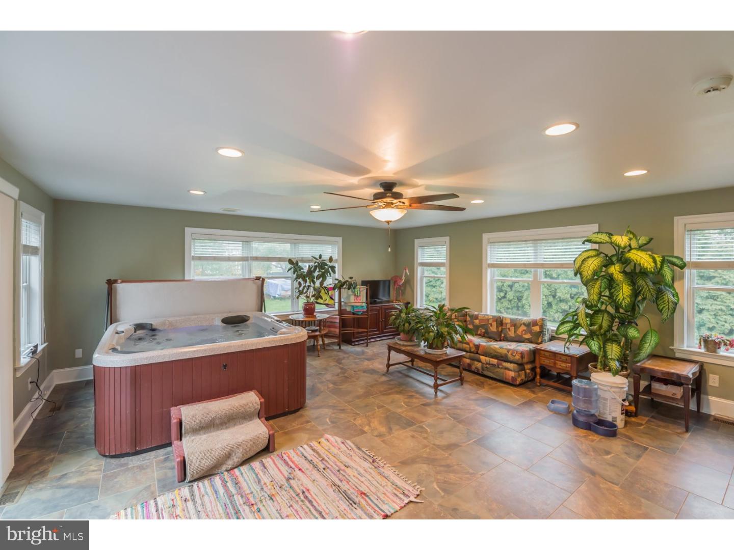141 Morgan Road Aston, PA 19014 - Photo 12 of 25 Great Room