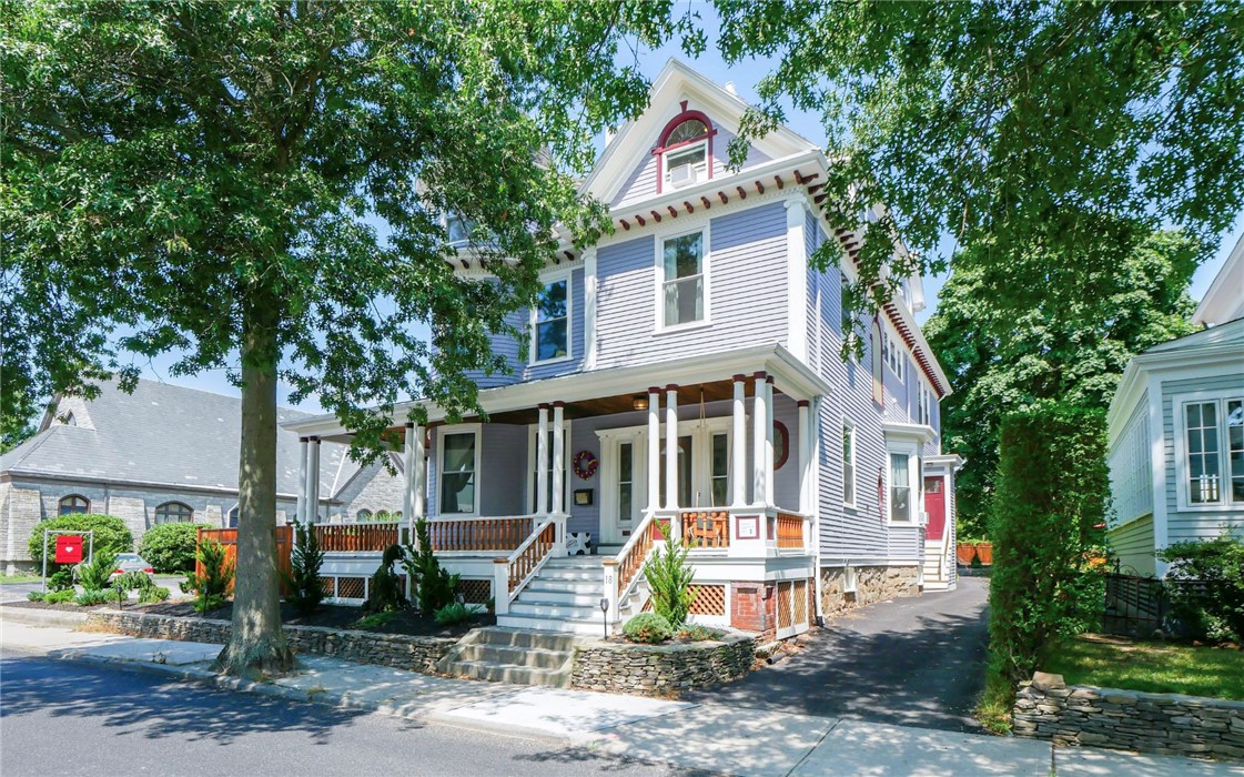 18 Rhode Island Avenue Newport, RI 02840 - Photo 1 of 50