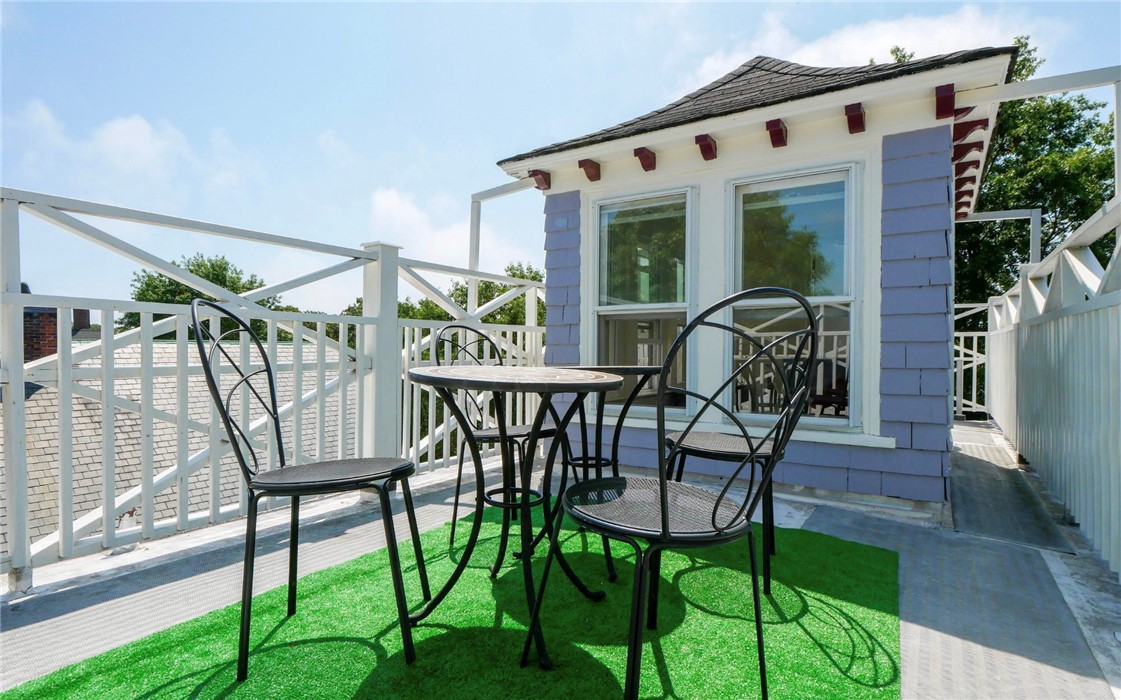 18 Rhode Island Avenue Newport, RI 02840 - Photo 12 of 50