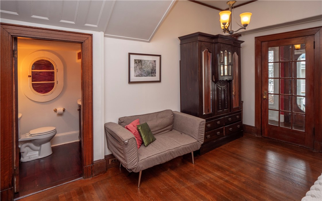 18 Rhode Island Avenue Newport, RI 02840 - Photo 14 of 50