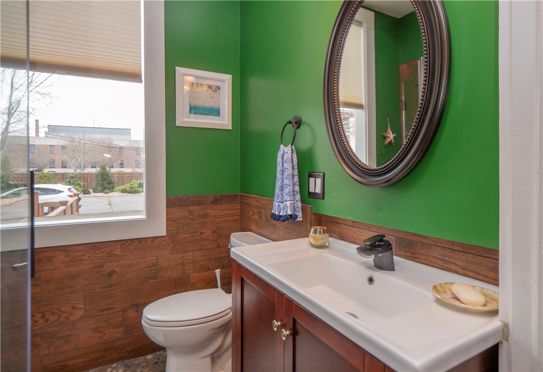 18 Rhode Island Avenue Newport, RI 02840 - Photo 20 of 50