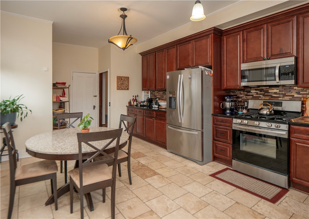 18 Rhode Island Avenue Newport, RI 02840 - Photo 21 of 50