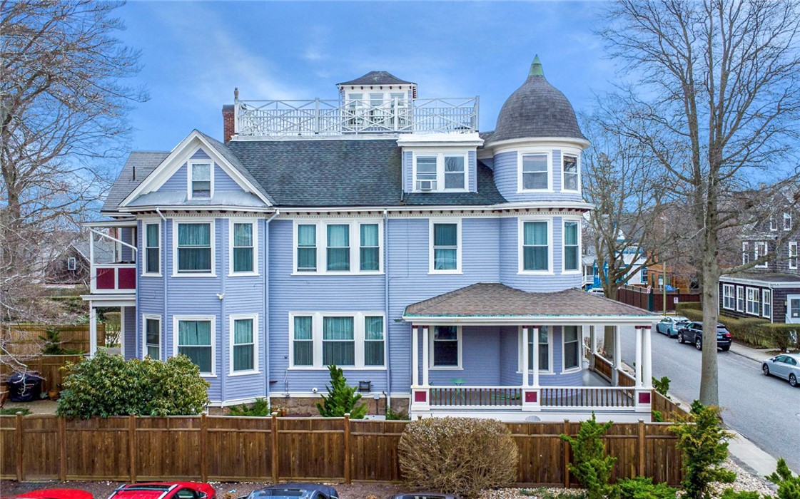 18 Rhode Island Avenue Newport, RI 02840 - Photo 3 of 50