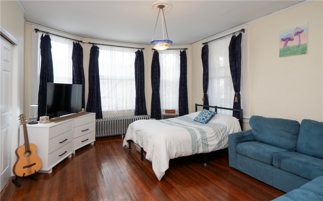18 Rhode Island Avenue Newport, RI 02840 - Photo 35 of 50