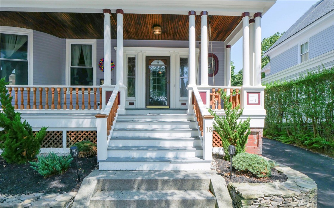 18 Rhode Island Avenue Newport, RI 02840 - Photo 4 of 50