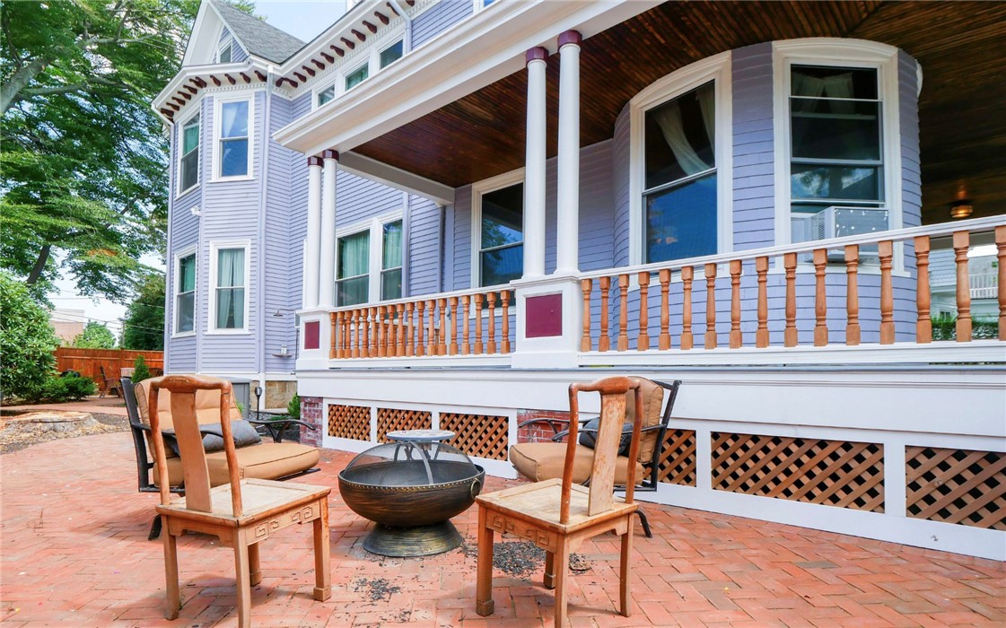 18 Rhode Island Avenue Newport, RI 02840 - Photo 6 of 50