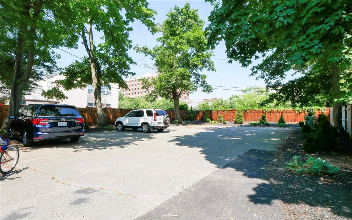 18 Rhode Island Avenue Newport, RI 02840 - Photo 10 of 50