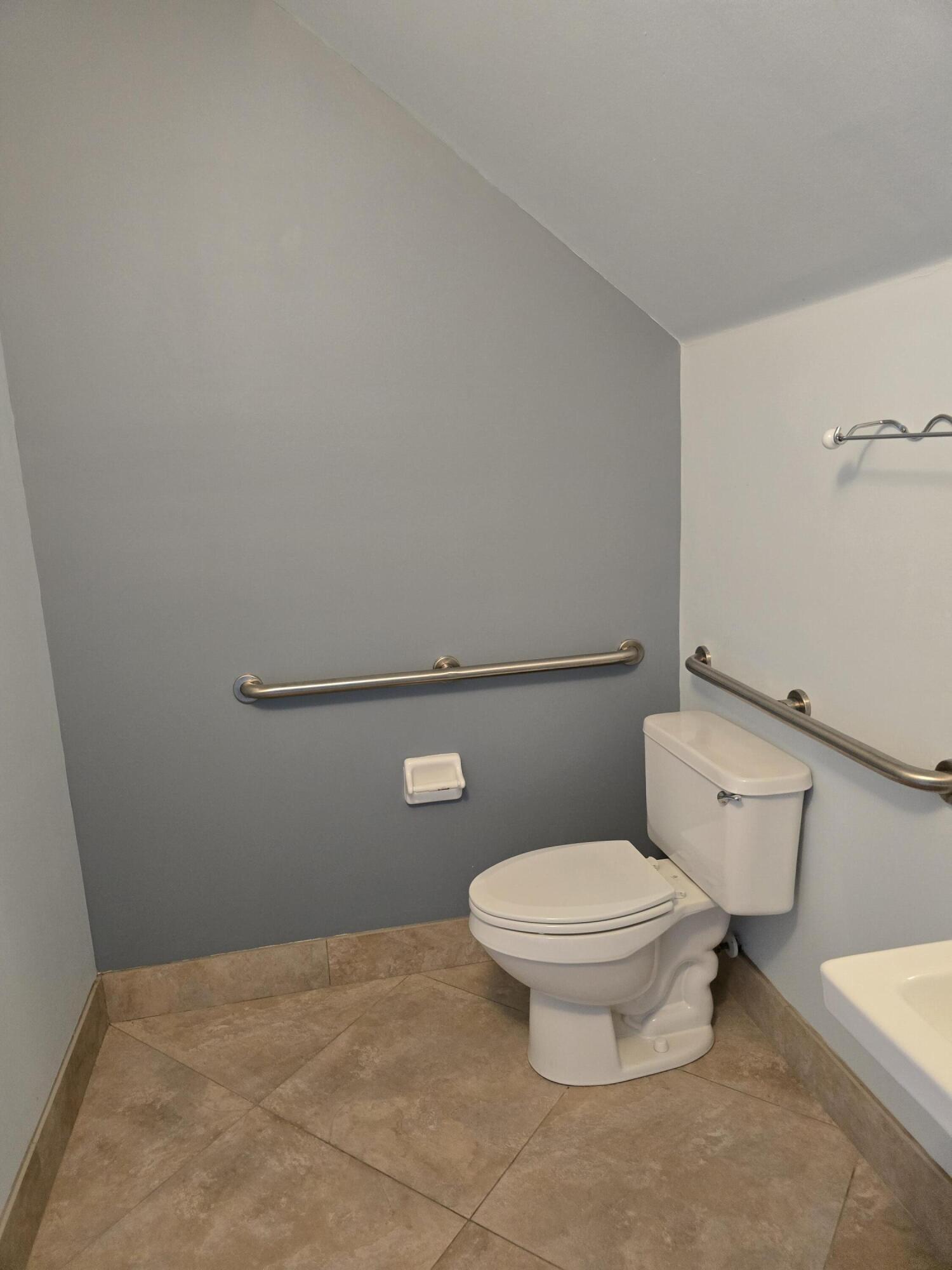 4261 East Main Street Jupiter, FL 33458 - Photo 28 of 29 20260608_130747