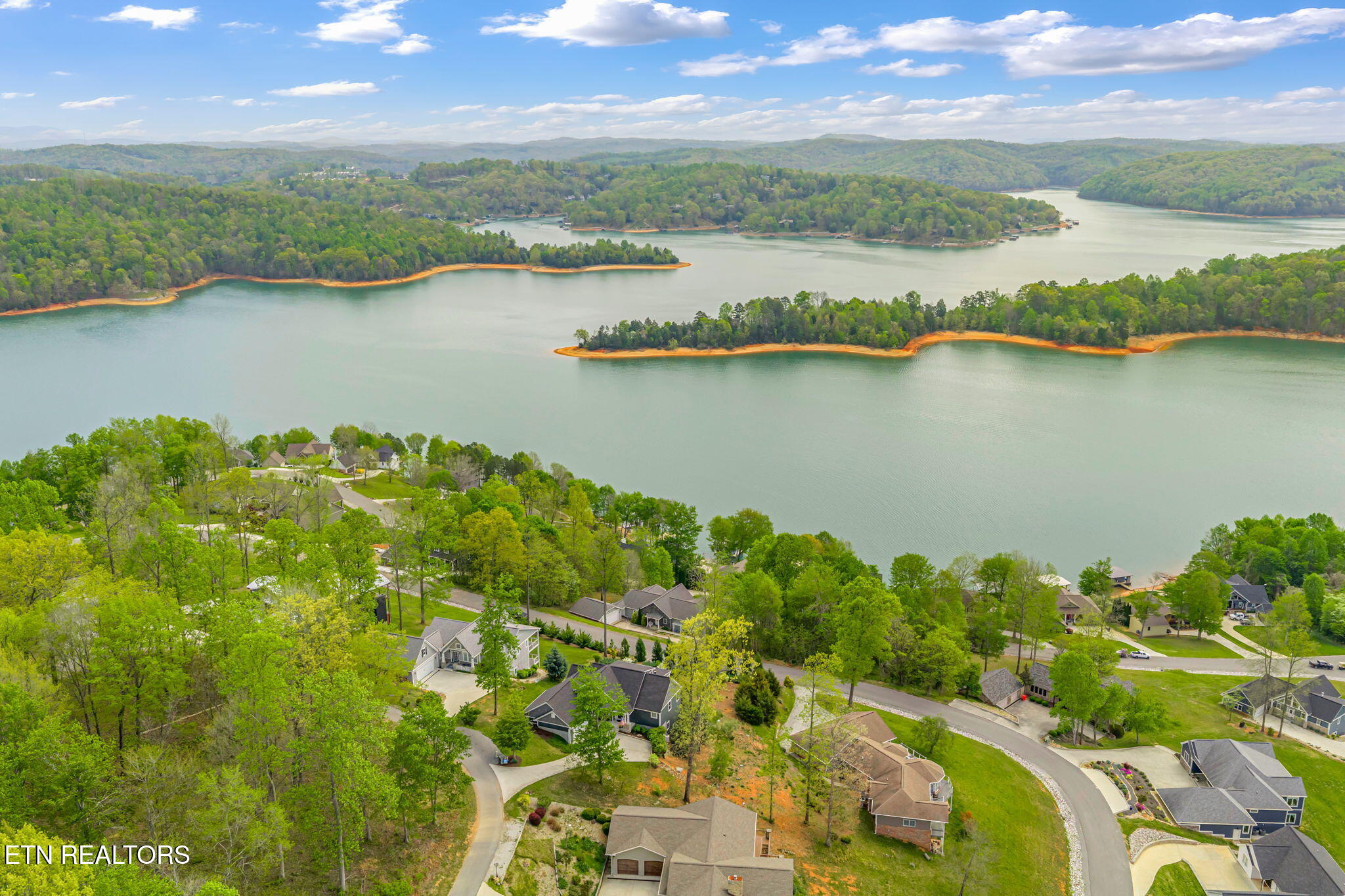 148 Smokeys Point La Follette, TN 37766 - Photo 3 of 58 56-web-or-mls-148 Smokey's Point-57