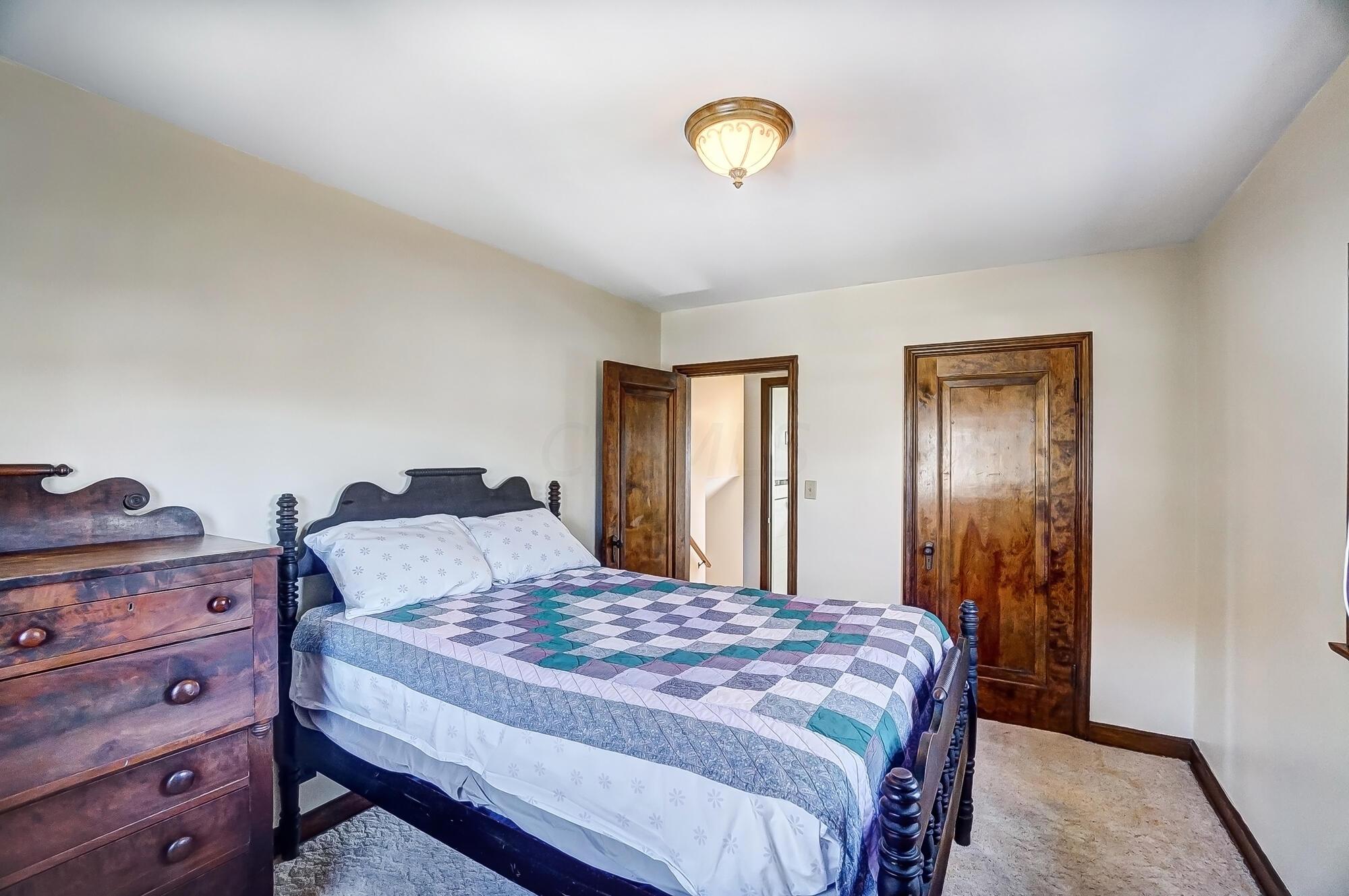 1013 South Cassingham Road Columbus, OH 43209 - Photo 30 of 65 030