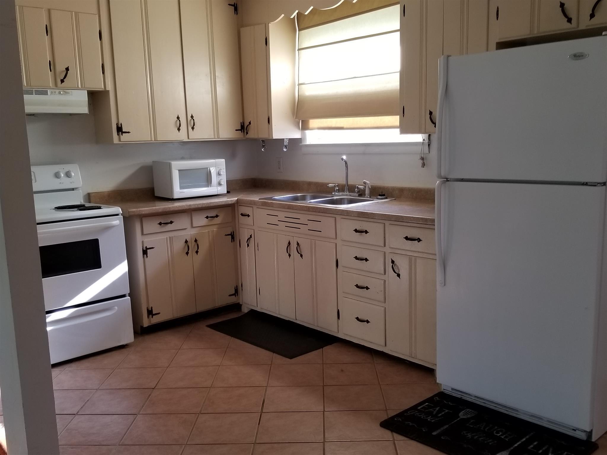 3114 Hillside Road Nashville, TN 37207 - Photo 4 of 14 Kitchen- appliances included
