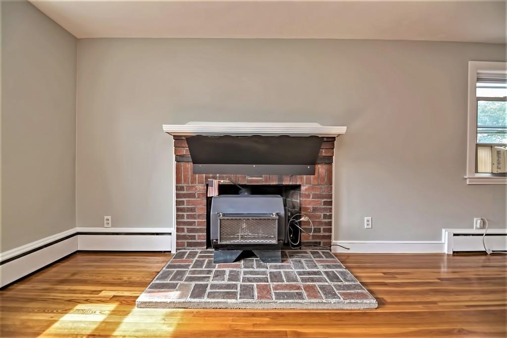 17 Elizabeth Road Stoneham, MA 02180 - Photo 5 of 36 Gallery Image 5