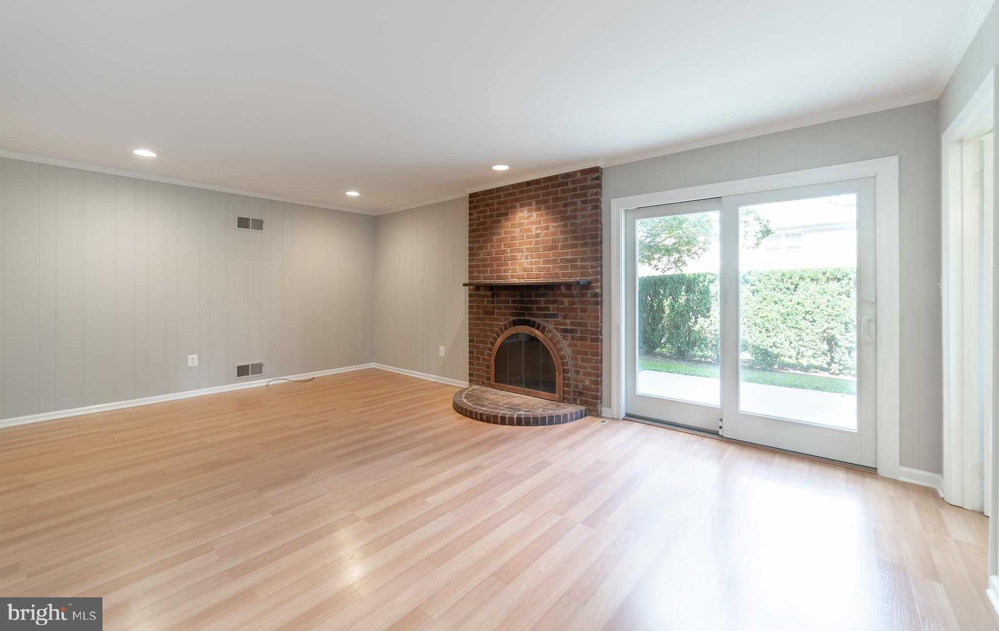 13807 North Gate Lane Silver Spring, MD 20906 - Photo 4 of 32 Gallery Image 4
