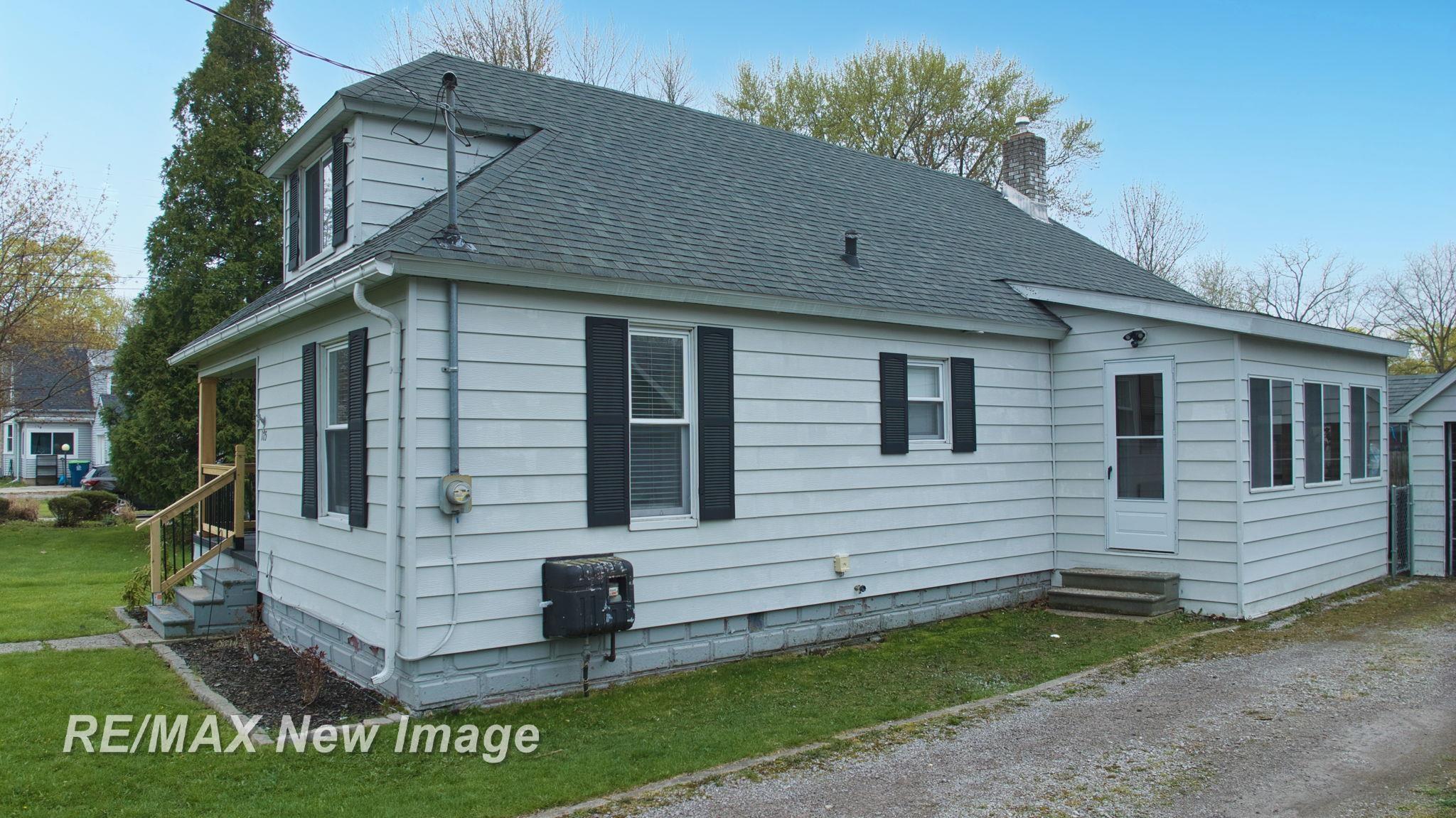 175 Fourth Street Freeland, MI 48623 - Photo 6 of 32 50174008-0568e65b-4424-4fec-80e2-1092bbd9bc45.JPG