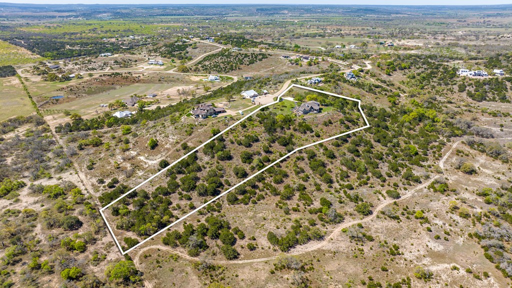 203 Flight Path Fredericksburg, TX 78624 - Photo 9 of 37