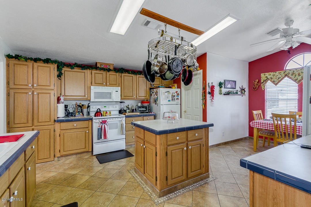 3301 South Goldfield Road, Unit 1050 Apache Junction, AZ 85119 - Photo 11 of 38 11-Goldfield