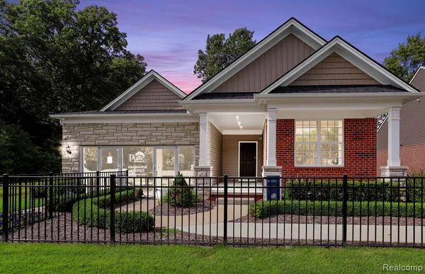 $599,990 | 49420 Mapleton, Canton, MI 48188