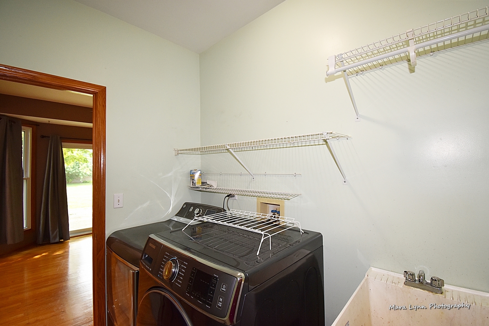 548 Lewis Road Geneva, IL 60134 - Photo 21 of 47 a utility room with dryer and washer