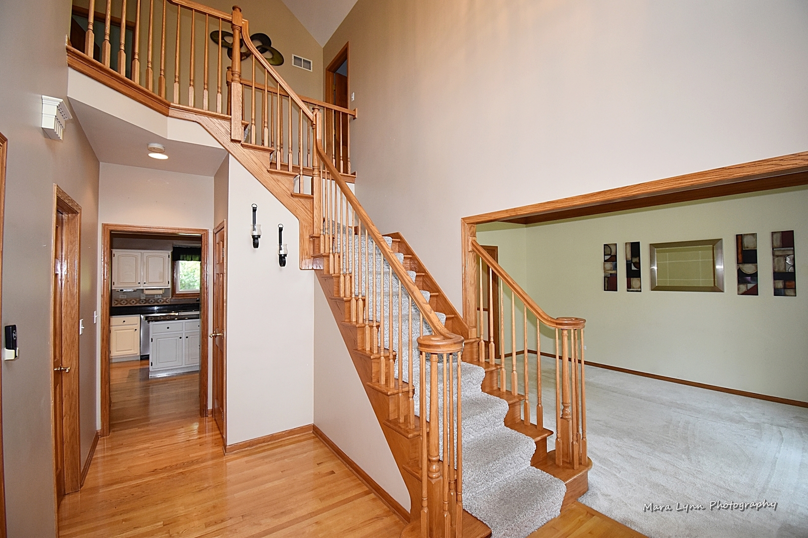 548 Lewis Road Geneva, IL 60134 - Photo 4 of 47 a view of entryway and hall with wooden floor