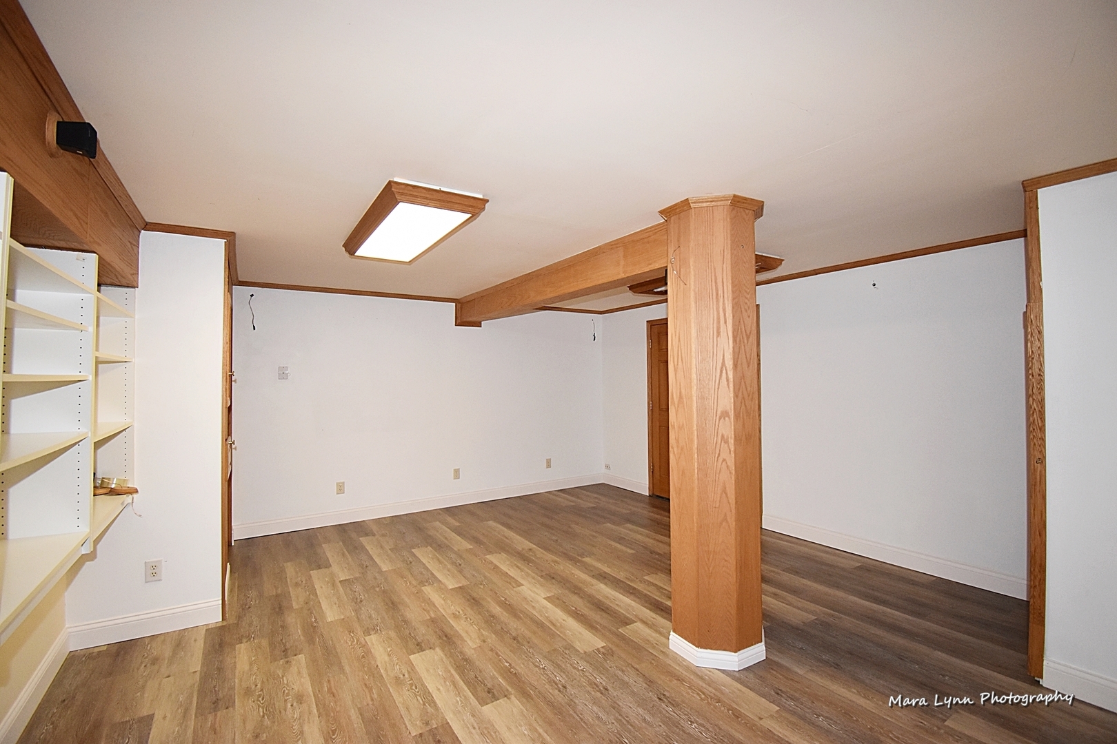 548 Lewis Road Geneva, IL 60134 - Photo 38 of 47 a view of empty room with wooden floor
